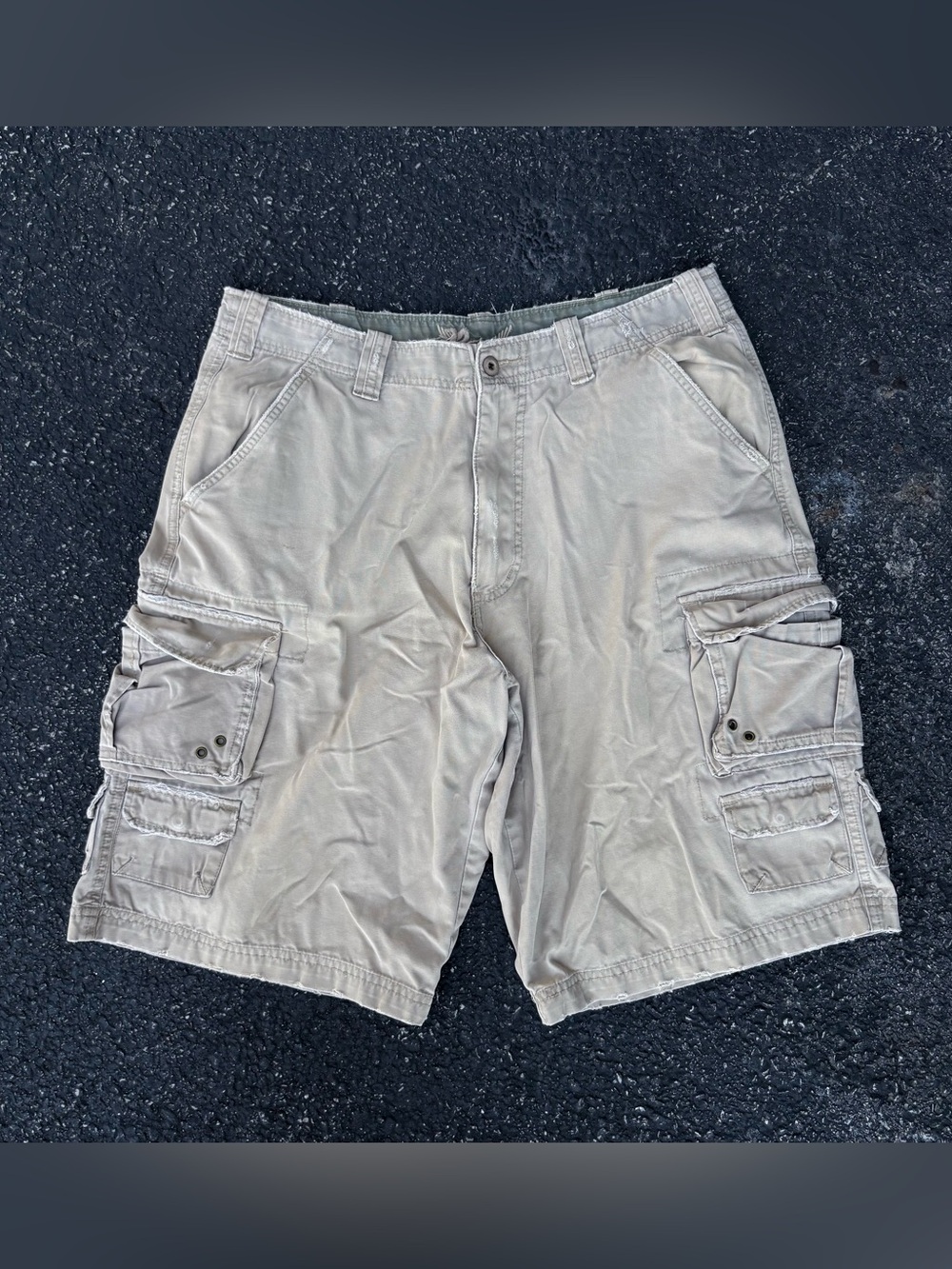 Vintage Y2K Cargo Shorts Mens 34 Khaki Heavyweight Distressed Utility Skater USA